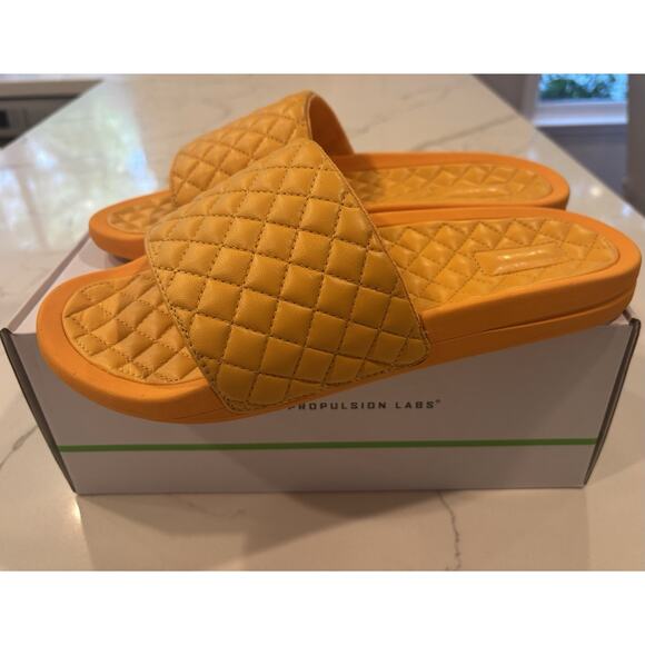 $195 APL Athletic Propulsion Lab Lusso Slides Men’s Size 11 NIB - Picture 3 of 7